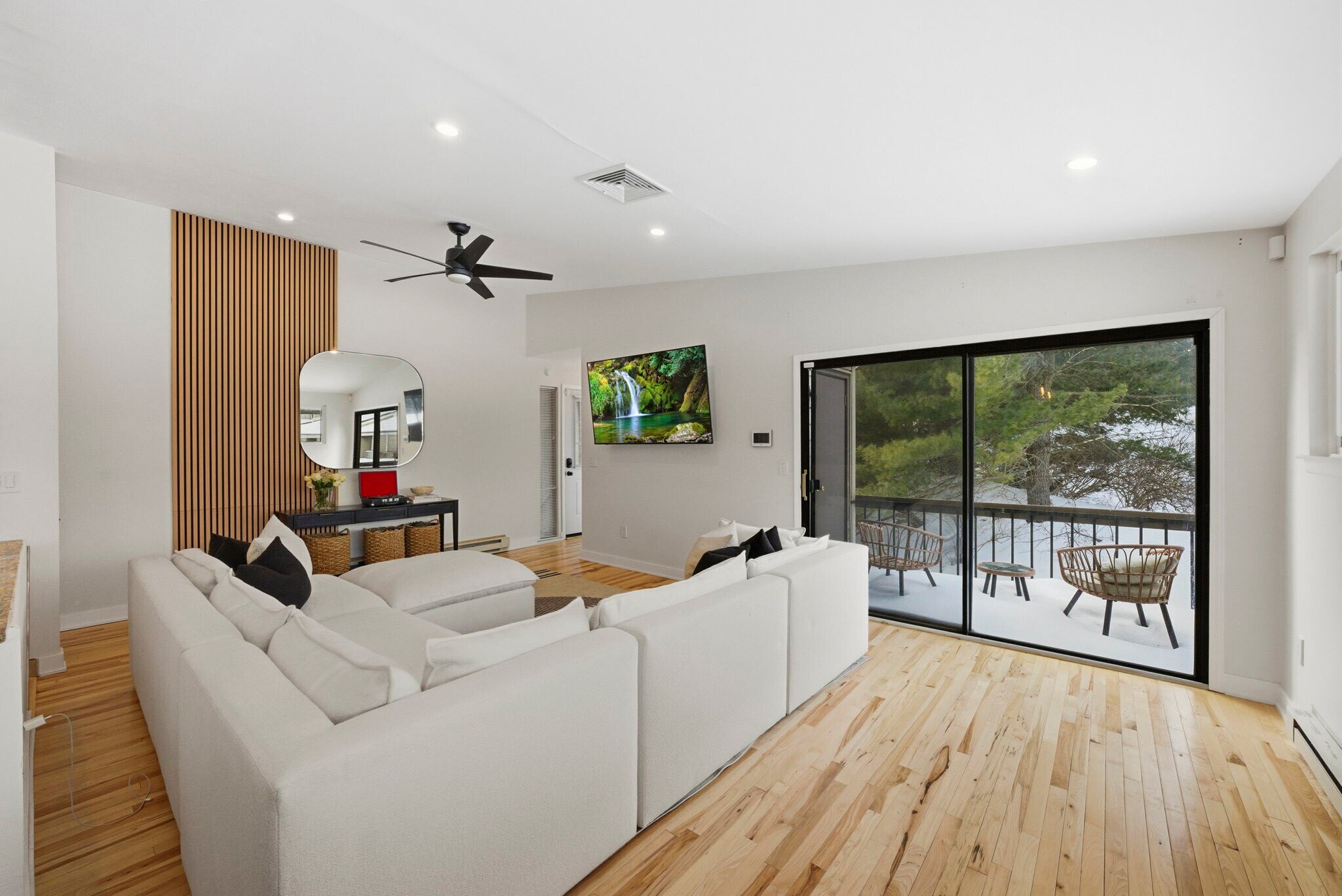 Building Photo - 160 Overlook Dr