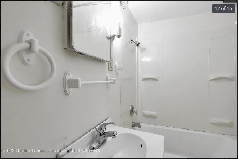 Building Photo - 811 N Pine St