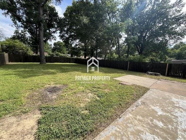 Building Photo - 4189 Chippewa Rd