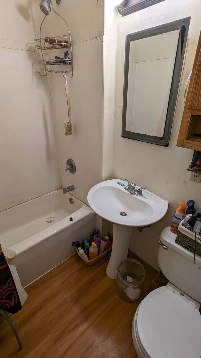 Building Photo - 308 S Broom St