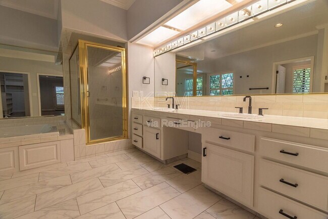 Building Photo - 672 Cypress Run