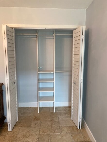 Building Photo - 53 High Point Cir W