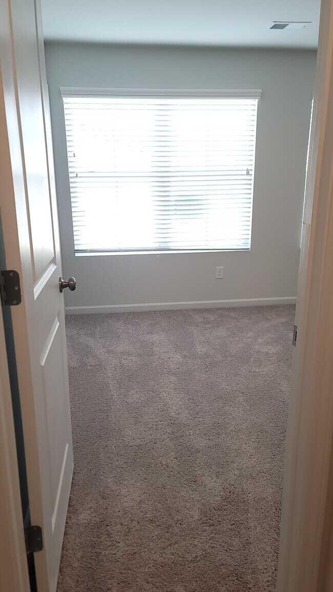 Building Photo - 108 Founders Dr
