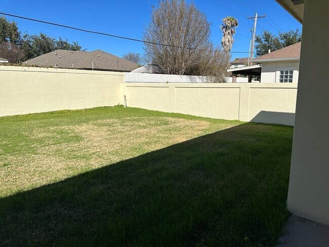 Building Photo - 2610 Vineyard Loop