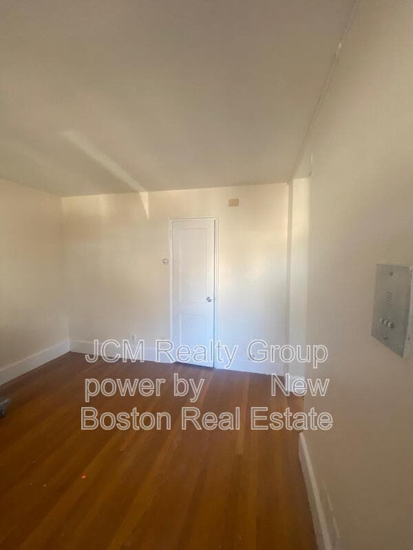 Building Photo - 15 Victory Rd