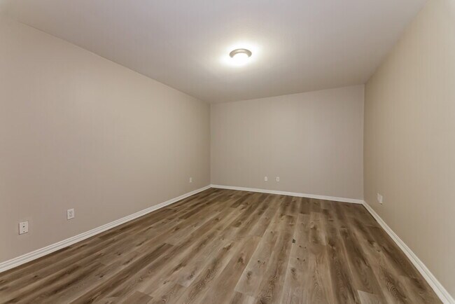 Building Photo - 9900 Concord Dr