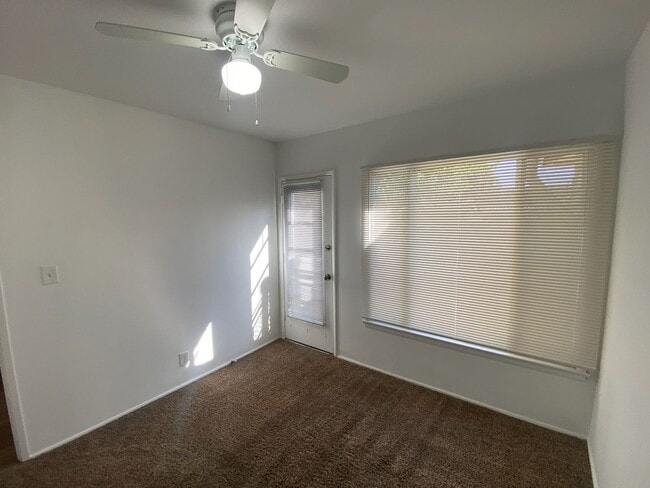 Building Photo - Three bedroom home in Lakewood now available!