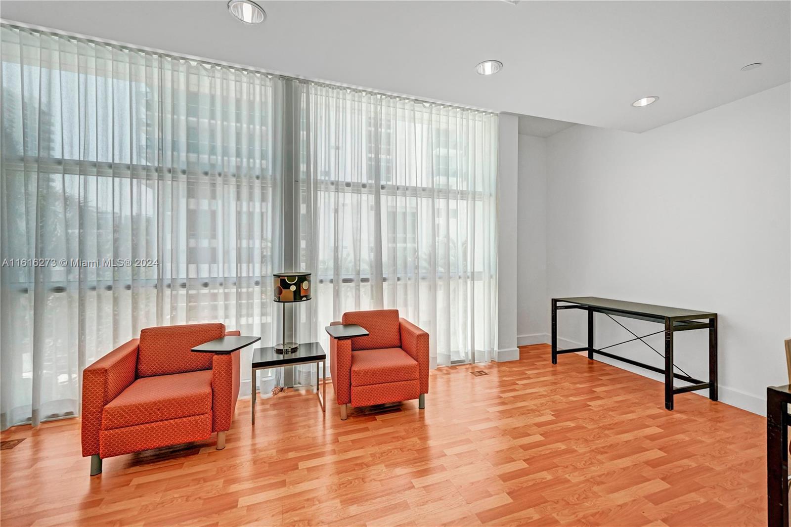 Amenities - 350 NE 24th St