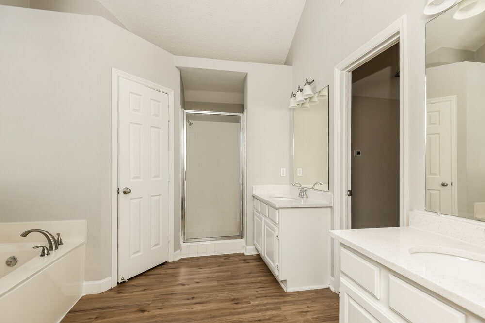 Building Photo - 5429 Crater Lake Dr