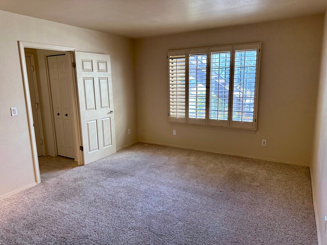 Building Photo - 11456 N Fairway Dr