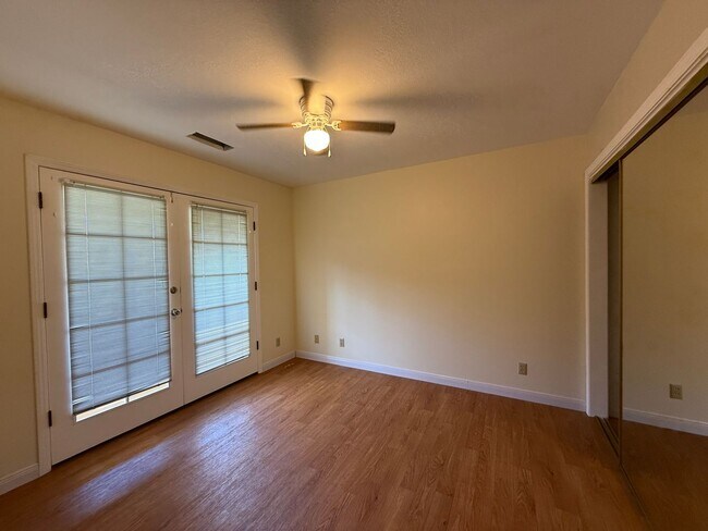 Building Photo - Stunning three-story home located in the c...
