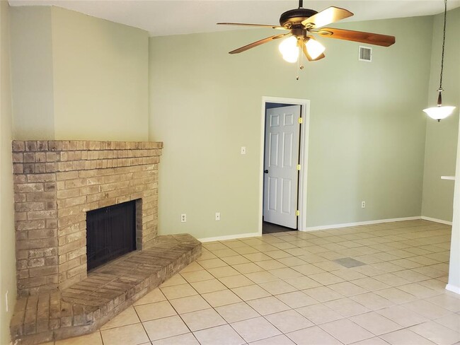 Primary Photo - 505 Greenlawn Blvd