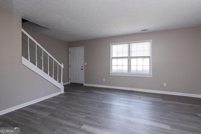 Building Photo - 580 Downing St