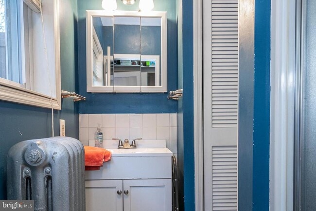 Building Photo - 4643 Mansion St