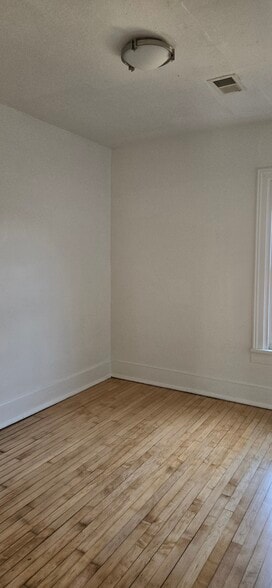 Building Photo - 3744 W Miller Ln