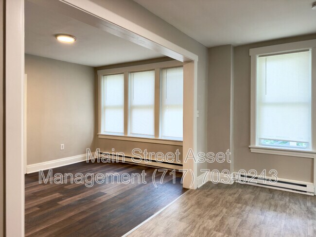 Building Photo - 122 Houston Ave