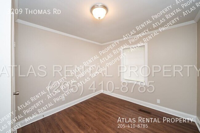 Building Photo - 3209 Thomas Rd