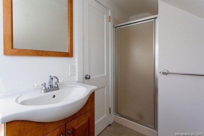 Building Photo - 12 Dunham Rd