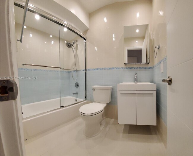 Building Photo - 6518 SW 129th Ave