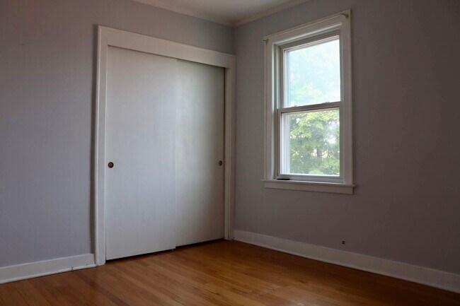 Building Photo - 5938 W 64th St