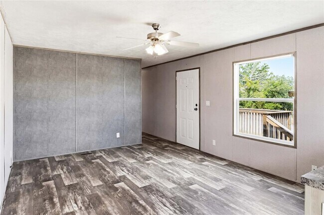 Building Photo - 5670 E Austin St