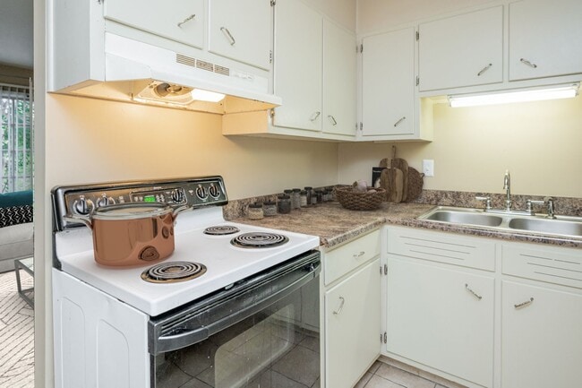 Interior Photo - Altamont Cliffs