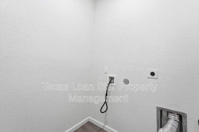 Building Photo - 319 N Carolina St