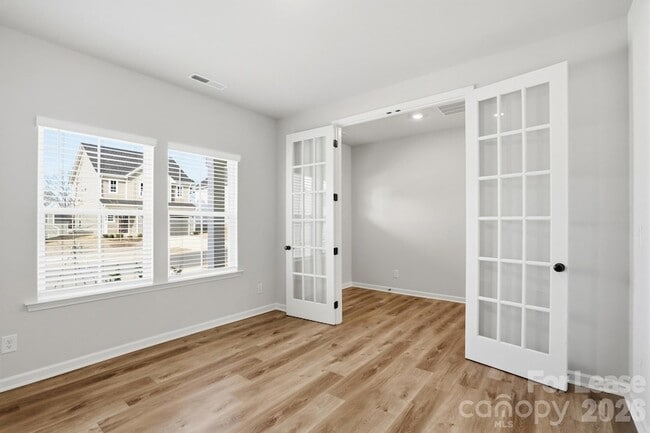 Building Photo - 3031 Breslin St