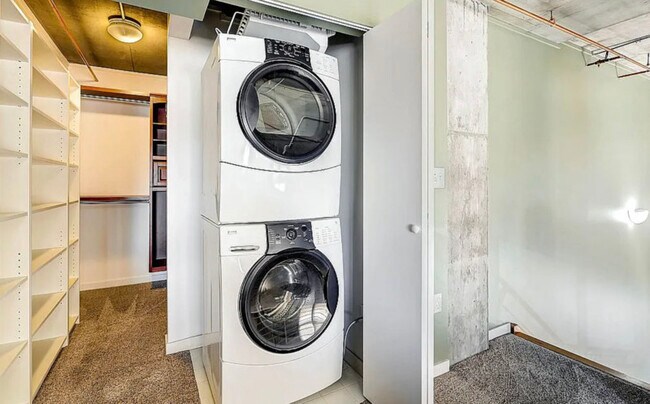 Building Photo - 1050 Cherokee St