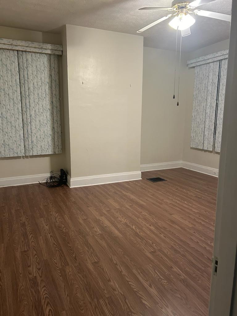 Building Photo - 152 W Warrington Ave