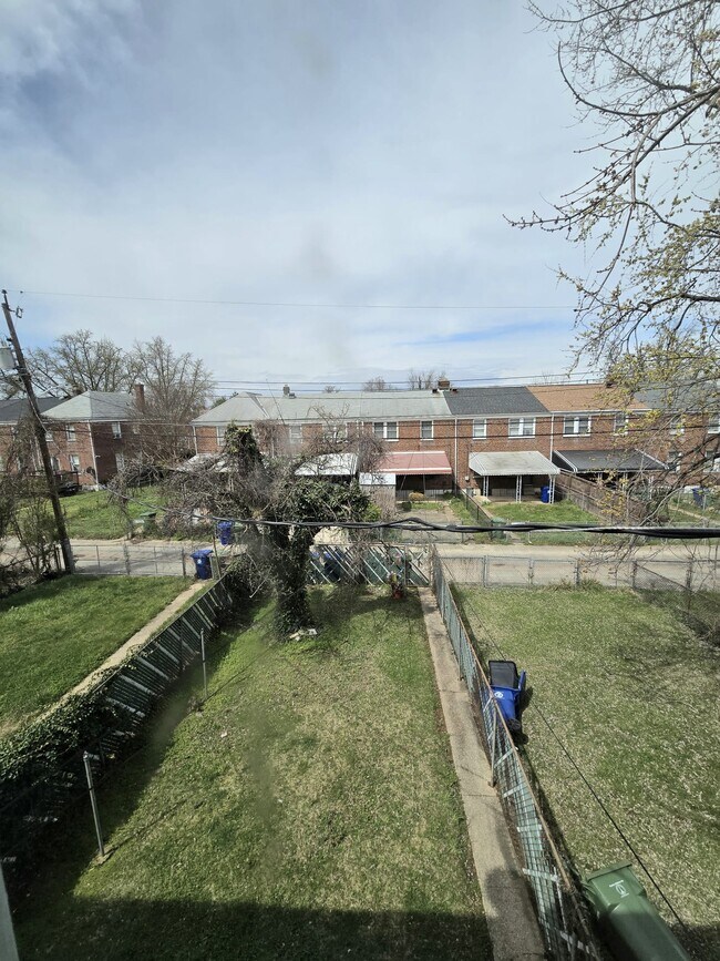 Building Photo - 4020 Edgewood Rd