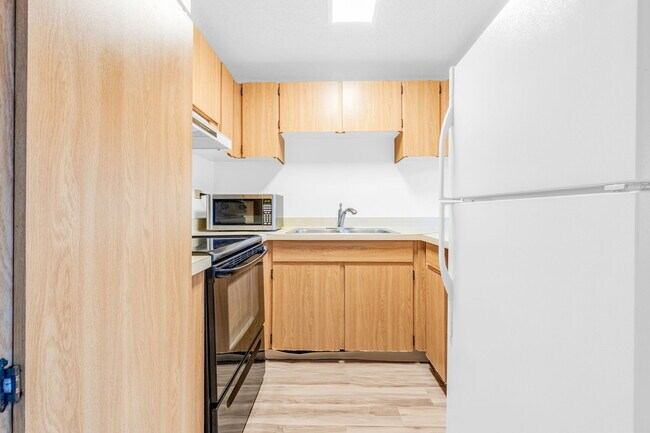 Building Photo - 1820 Waiola St