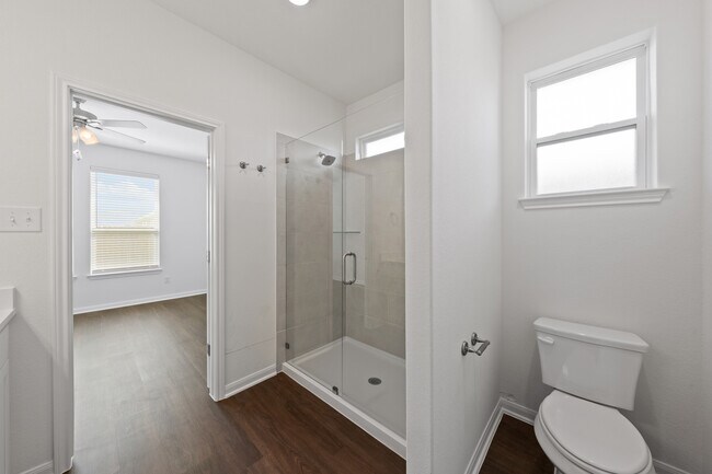 Building Photo - 619 Killam Dr