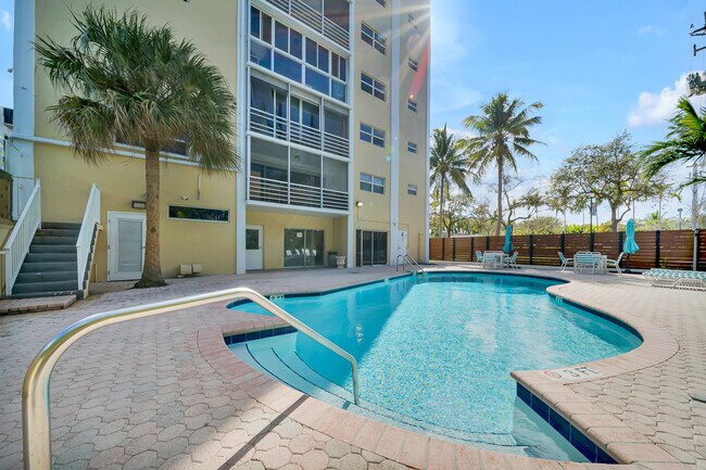 Building Photo - 555 Crandon Blvd