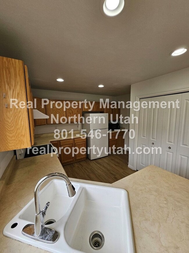 Building Photo - 3 Bedroom Home in Clearfield Available