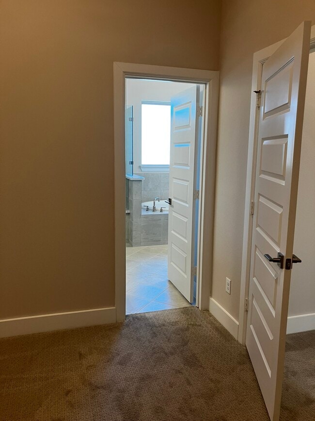 Building Photo - 1225 Marc Pl