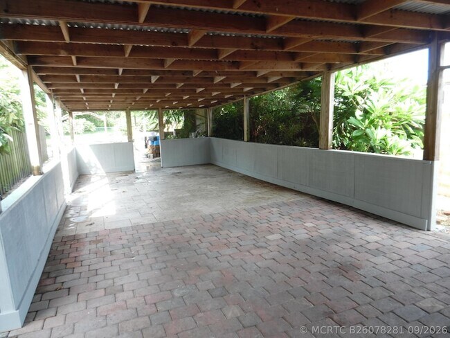 Building Photo - 1205 Mathis St
