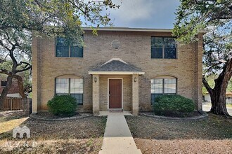 Building Photo - 4202 Knollbluff