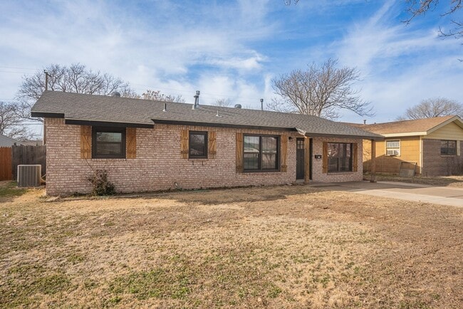 Building Photo - 2918 S Dallas St