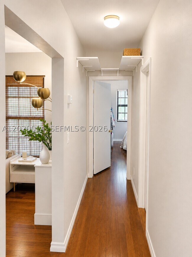 Building Photo - 535 NE 129th St