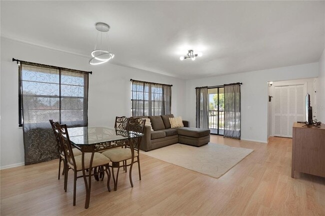 Building Photo - 2415 Bayshore Gardens Pkwy