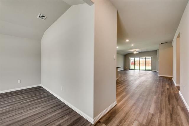 Building Photo - 605 Cedar Springs Dr
