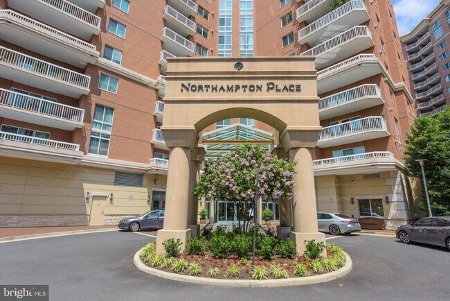 Building Photo - 3101 N Hampton Dr