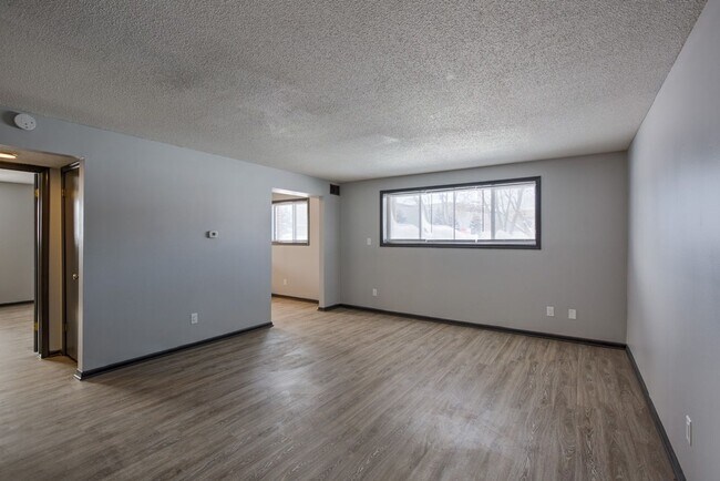 Building Photo - 121st and Dodge Expressway - freshly remod...