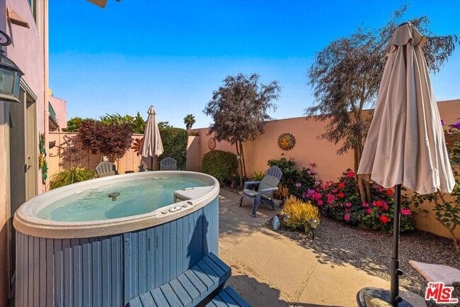 Building Photo - 4297 Carpinteria Ave