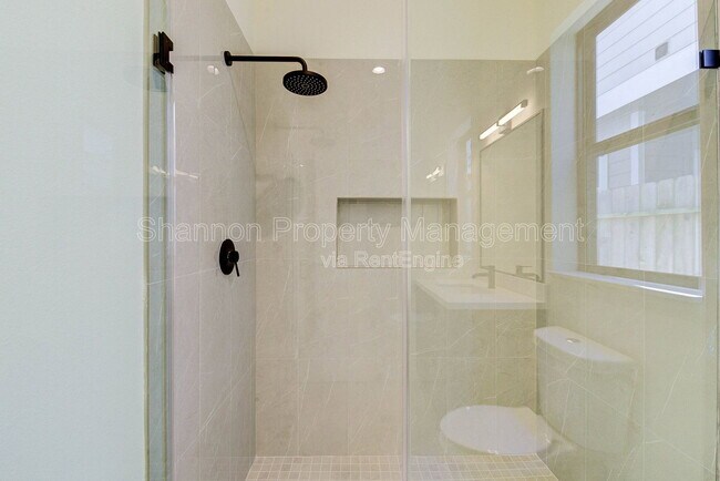 Building Photo - 1803 Dunlavy St
