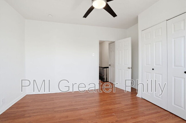 Building Photo - 1916 S Salford St