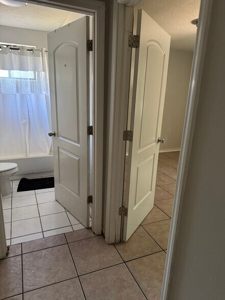 Building Photo - 1863 Nekoma Ct