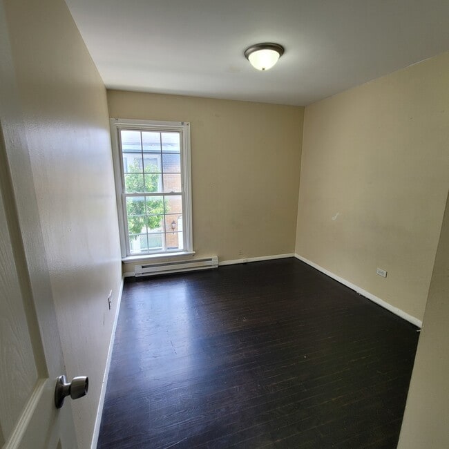 Building Photo - 2110 Hebron Ave