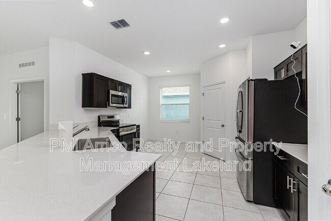 Building Photo - 1121 Deepwater Cir
